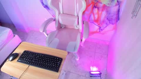 Snapshot of athenea__fox chatting on 10/29/25, 11:56 athenea__fox online show from 10/29/25, 11:56