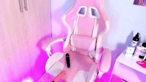 Snapshot of athenea__fox chatting on 11/09/25, 11:19 athenea__fox online show from 11/09/25, 11:19