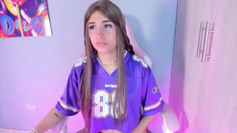 Snapshot of athenea__fox chatting on 12/15/25, 11:58 athenea__fox online show from 12/15/25, 11:58