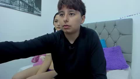 athenea_zuleinys online show from 12/05/25, 12:25