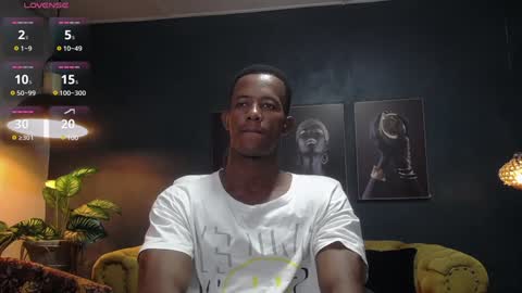 Snapshot of athleticbig_cock chatting on 12/12/24, 02:15 ATHLETIC  COCK online show from 12/12/24, 02:15