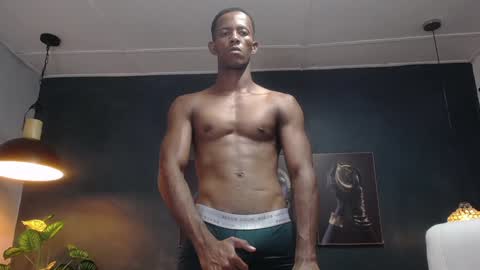 Snapshot of athleticbig_cock chatting on 12/21/24, 04:52 ATHLETIC  COCK online show from 12/21/24, 04:52