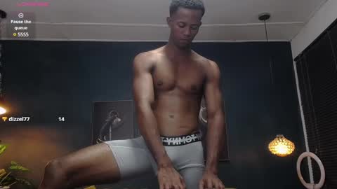 Snapshot of athleticbig_cock chatting on 01/25/25, 04:56 ATHLETIC  COCK online show from 01/25/25, 04:56