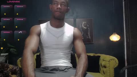 Snapshot of athleticbig_cock chatting on 02/28/25, 02:20 ATHLETIC  COCK online show from 02/28/25, 02:20