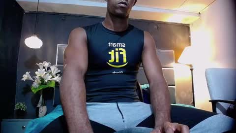 Snapshot of athleticbig_cock chatting on 11/15/25, 01:36 ATHLETIC COCK online show from 11/15/25, 01:36