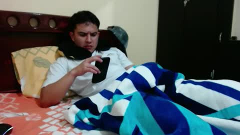 Robin online show from 12/04/25, 04:00