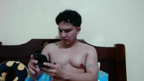 Snapshot of athleticboy2026 chatting on 05/29/26, 03:59 Robin online show from 05/29/26, 03:59
