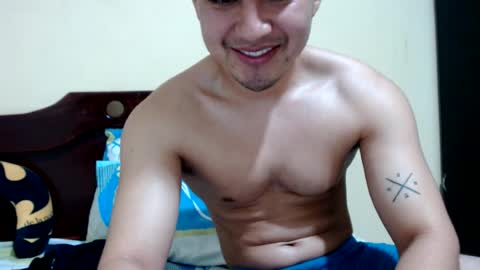 Snapshot of athleticboy2026 chatting on 08/04/26, 08:44 Robin online show from 08/04/26, 08:44