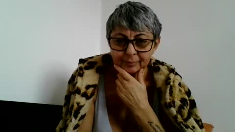 Snapshot of atikaarea chatting on 12/04/24, 12:03 atikaarea online show from 12/04/24, 12:03