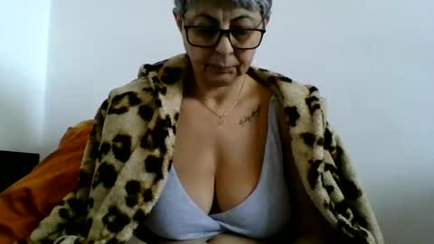 Snapshot of atikaarea chatting on 01/01/25, 11:38 atikaarea online show from 01/01/25, 11:38