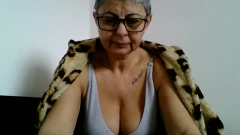 Snapshot of atikaarea chatting on 02/15/25, 08:11 atikaarea online show from 02/15/25, 08:11