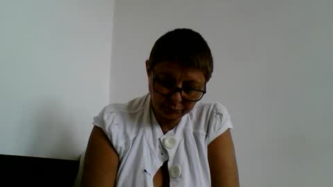 Snapshot of atikaarea chatting on 09/30/25, 09:47 atikaarea online show from 09/30/25, 09:47