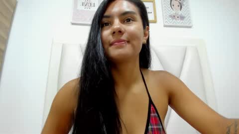Snapshot of atilana_diaz chatting on 05/15/26, 04:14 Atilana Diaz online show from 05/15/26, 04:14