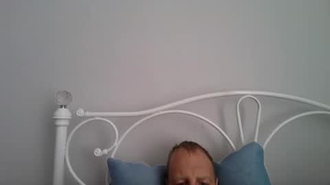 yoursissy online show from 10/27/25, 02:21
