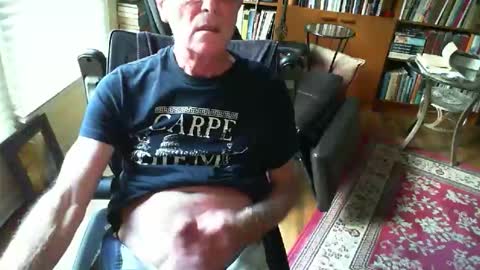 Atlhung9 online show from 10/18/25, 10:10