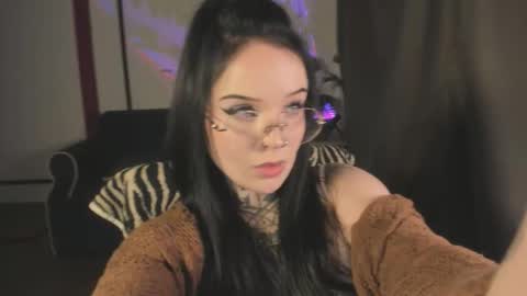 online every day between 10am-23pm online show from 10/14/25, 02:51