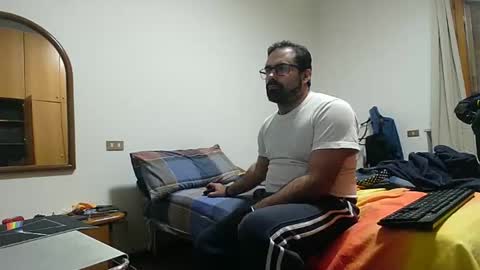 Bleakw85 online show from 11/21/25, 09:24