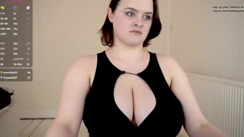 Snapshot of audreyjacq chatting on 04/28/26, 03:06 Audrey Jacq online show from 04/28/26, 03:06