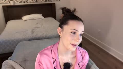 Snapshot of audreyjones03 chatting on 02/02/25, 10:39 Miss Audrey online show from 02/02/25, 10:39