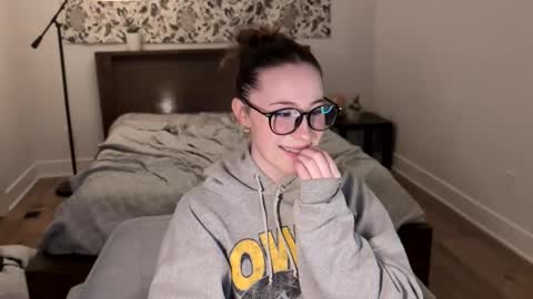 Snapshot of audreyjones03 chatting on 02/18/25, 12:37 Miss Audrey online show from 02/18/25, 12:37