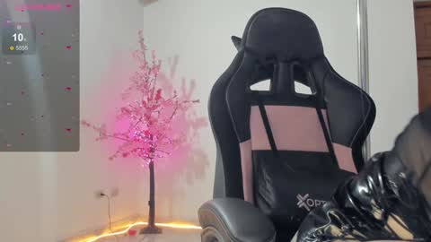 aura online show from 01/08/25, 07:45