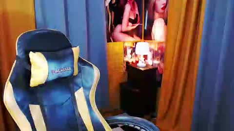 Miss awra online show from 04/11/26, 07:45