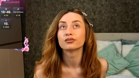 Aura online show from 04/21/26, 02:51