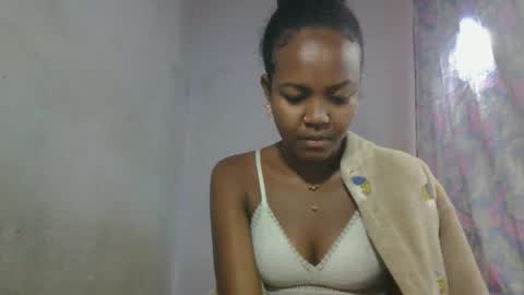 Snapshot of aurelie08 chatting on 05/20/26, 09:59 aurelie08 online show from 05/20/26, 09:59