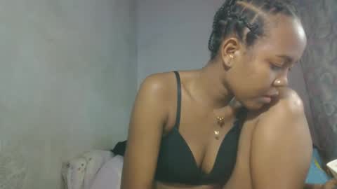 Snapshot of aurelie08 chatting on 05/25/26, 01:00 aurelie08 online show from 05/25/26, 01:00