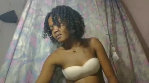 Snapshot of aurelie08 chatting on 05/31/26, 10:22 aurelie08 online show from 05/31/26, 10:22