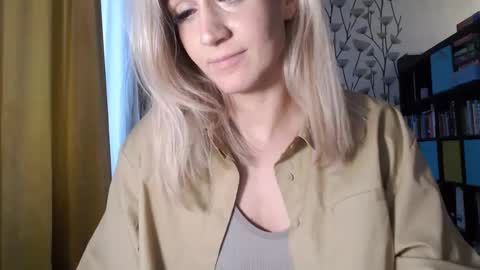 Snapshot of aurelyie chatting on 12/11/24, 11:19 Aurelyie online show from 12/11/24, 11:19