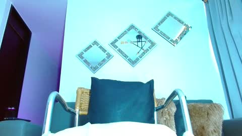 Snapshot of aurimelvalentina chatting on 10/10/25, 10:09 aurimel valentina online show from 10/10/25, 10:09