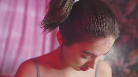 Nayeon online show from 12/19/24, 07:51