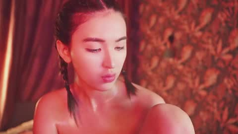 Nayeon online show from 12/20/24, 11:32