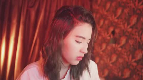 Nayeon online show from 12/20/24, 03:10