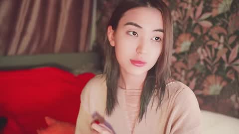 Nayeon online show from 12/22/24, 04:27