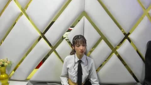 Snapshot of aurora18palmer chatting on 02/15/25, 12:37 aurora online show from 02/15/25, 12:37