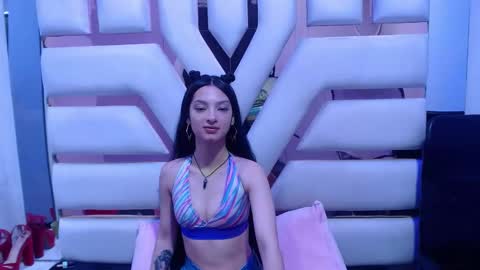 Snapshot of aurora18palmer chatting on 09/23/25, 01:58 aurora online show from 09/23/25, 01:58