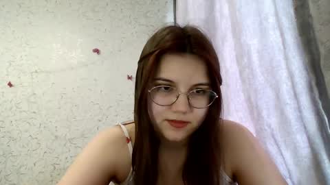 Snapshot of aurora_breeze chatting on 04/28/26, 11:37 Kiara Xanthe online show from 04/28/26, 11:37