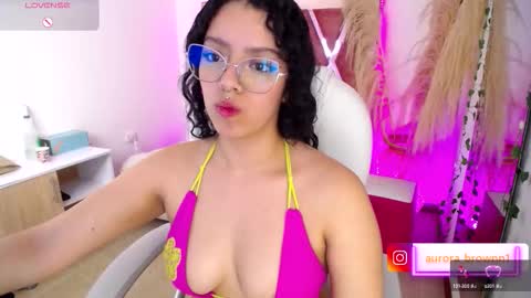 Snapshot of aurora_brown chatting on 09/11/25, 05:18 Aurora online show from 09/11/25, 05:18