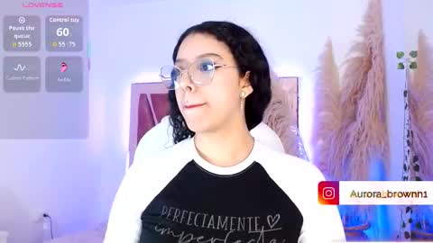 Snapshot of aurora_brown chatting on 09/22/25, 02:13 Aurora online show from 09/22/25, 02:13