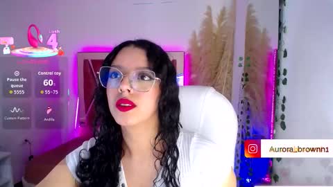 Snapshot of aurora_brown chatting on 10/10/25, 04:55 Aurora online show from 10/10/25, 04:55