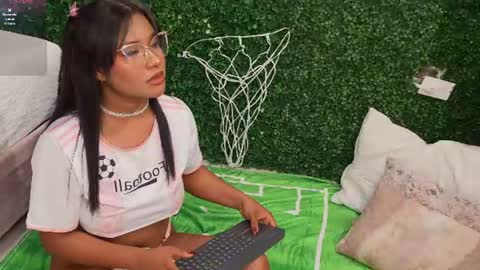 Snapshot of aurora_cruz chatting on 06/12/26, 08:19 aurora_cruz online show from 06/12/26, 08:19
