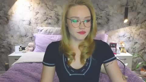 Kate online show from 10/20/25, 04:18