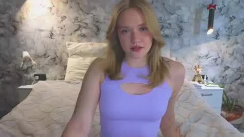 Snapshot of aurora_golden chatting on 07/08/26, 06:51 Kate online show from 07/08/26, 06:51