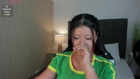 Snapshot of aurora_johnson_ chatting on 01/04/25, 07:24 A U R O R A online show from 01/04/25, 07:24