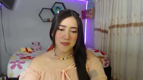 Snapshot of aurora_shy_ chatting on 01/18/25, 04:15 Aurora online show from 01/18/25, 04:15