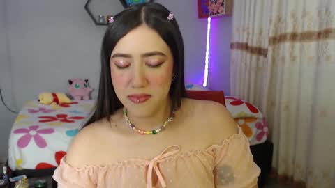 Snapshot of aurora_shy_ chatting on 01/18/25, 07:17 Aurora online show from 01/18/25, 07:17