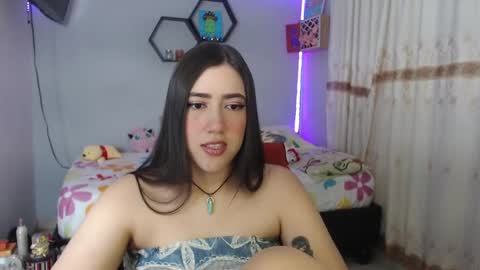 Snapshot of aurora_shy_ chatting on 02/05/25, 11:17 Aurora online show from 02/05/25, 11:17