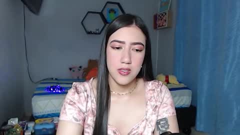 Snapshot of aurora_shy_ chatting on 10/12/25, 09:52 Aurora online show from 10/12/25, 09:52